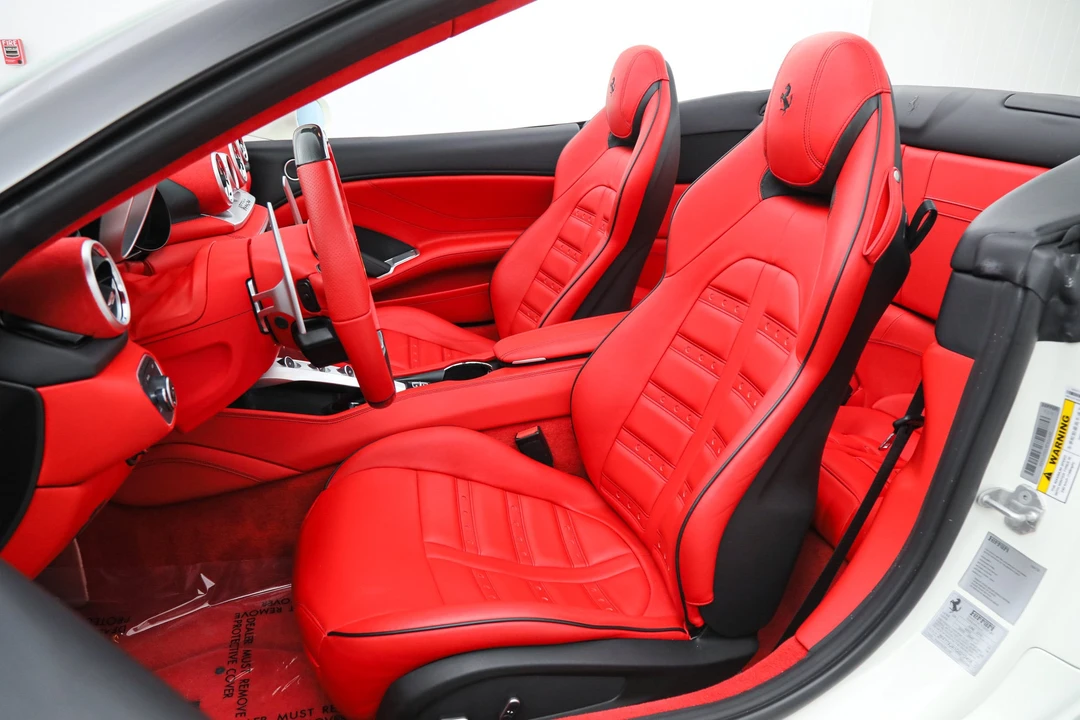 2016 Ferrari California T - Image 5 of 31