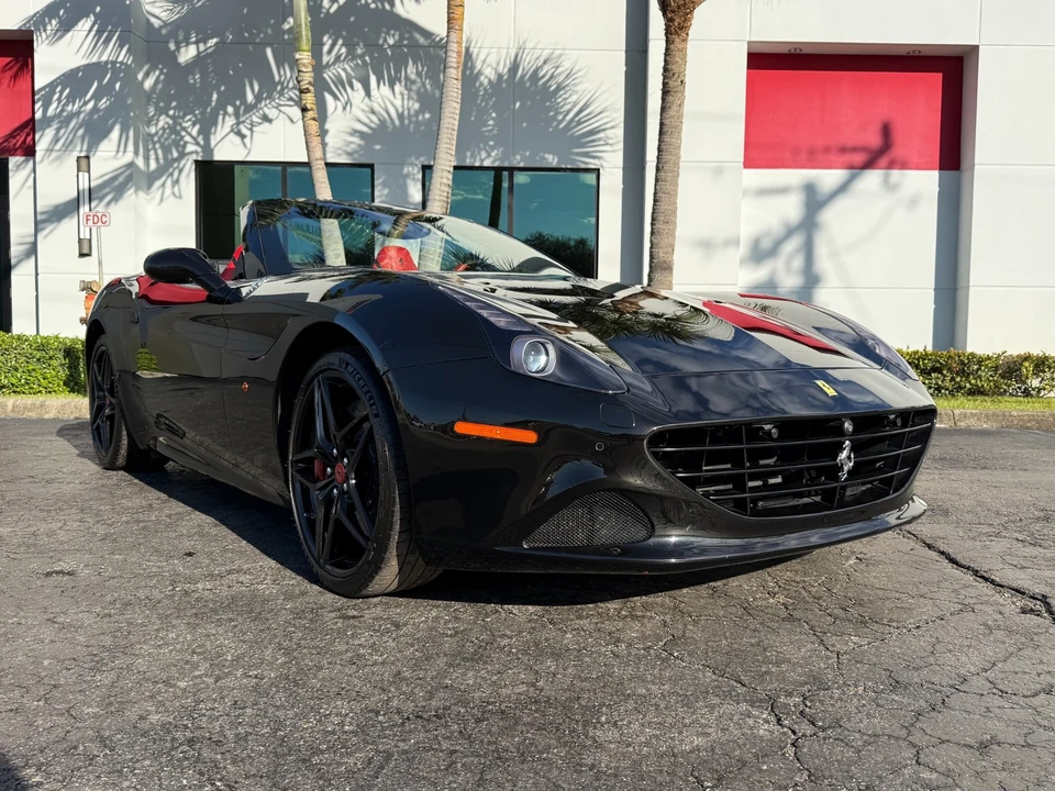 2016 Ferrari California T - Image 4 of 21