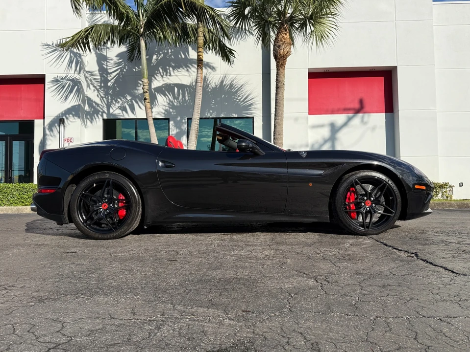 2016 Ferrari California T - Image 2 of 21