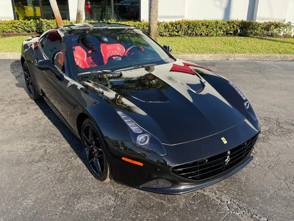 2016 Ferrari California T - Image 18 of 21