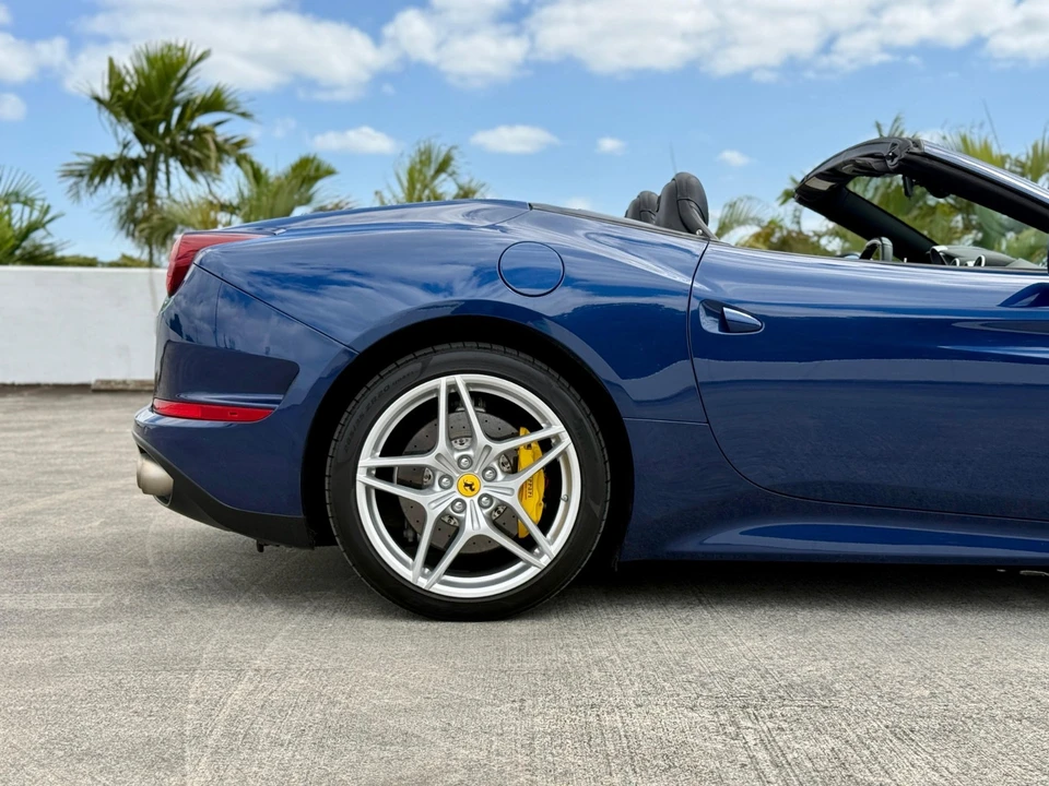 2016 Ferrari California T - Image 10 of 30