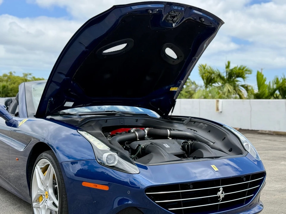2016 Ferrari California T - Image 25 of 30