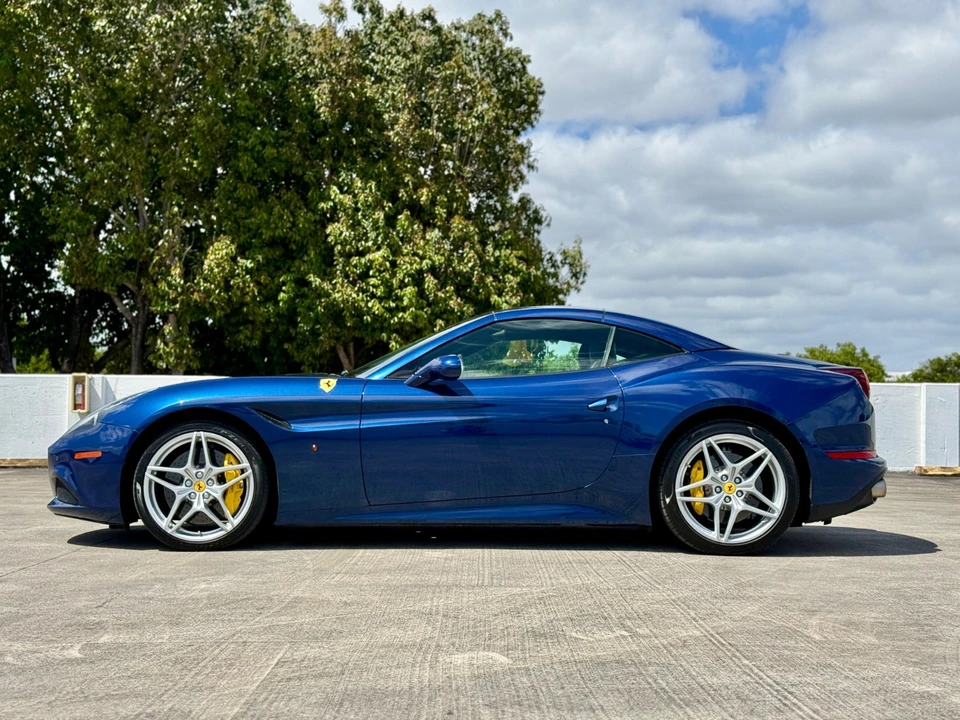 2016 Ferrari California T - Image 2 of 30