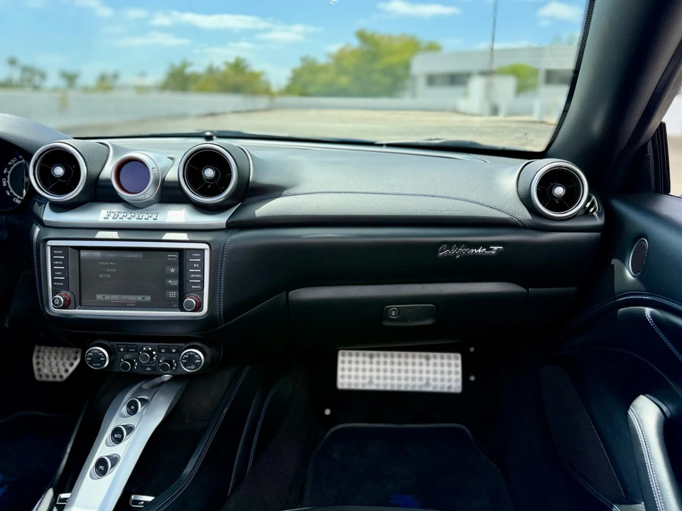 2016 Ferrari California T - Image 19 of 30