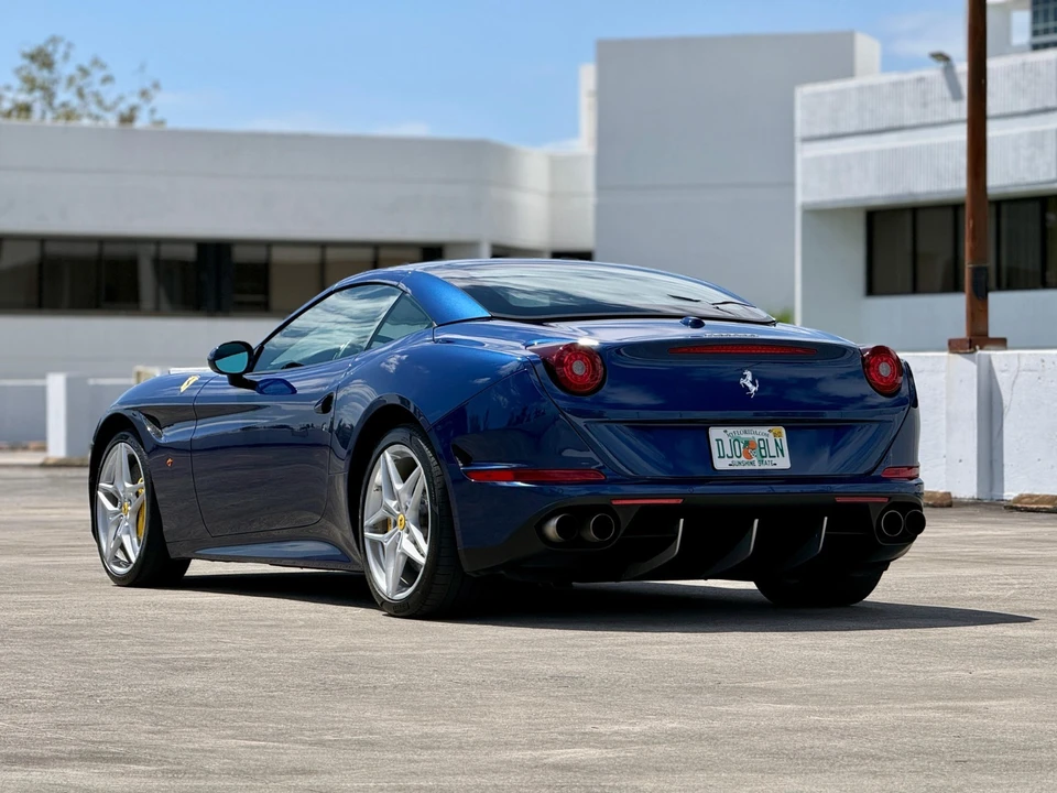 2016 Ferrari California T - Image 3 of 30