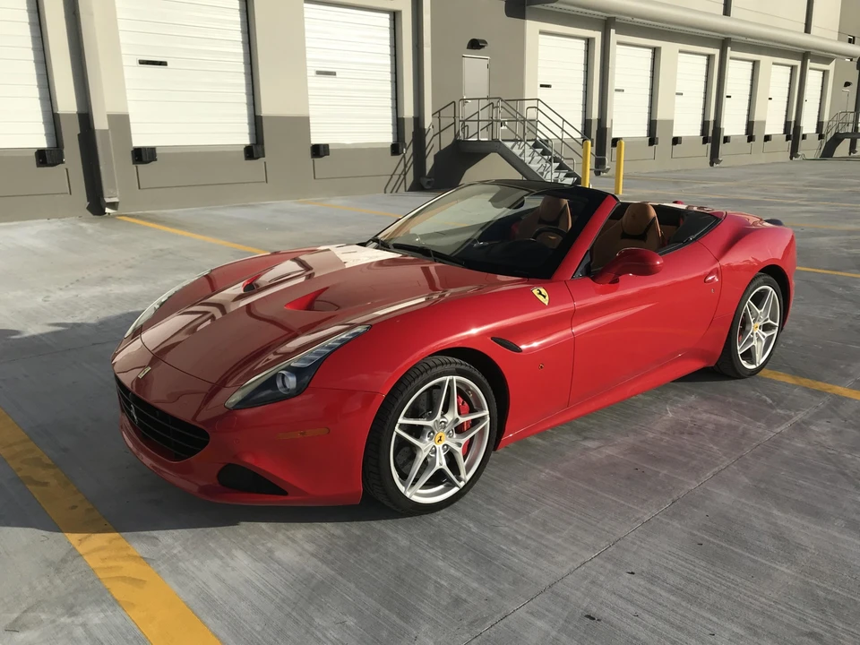 2016 Ferrari California T - Image 3 of 31