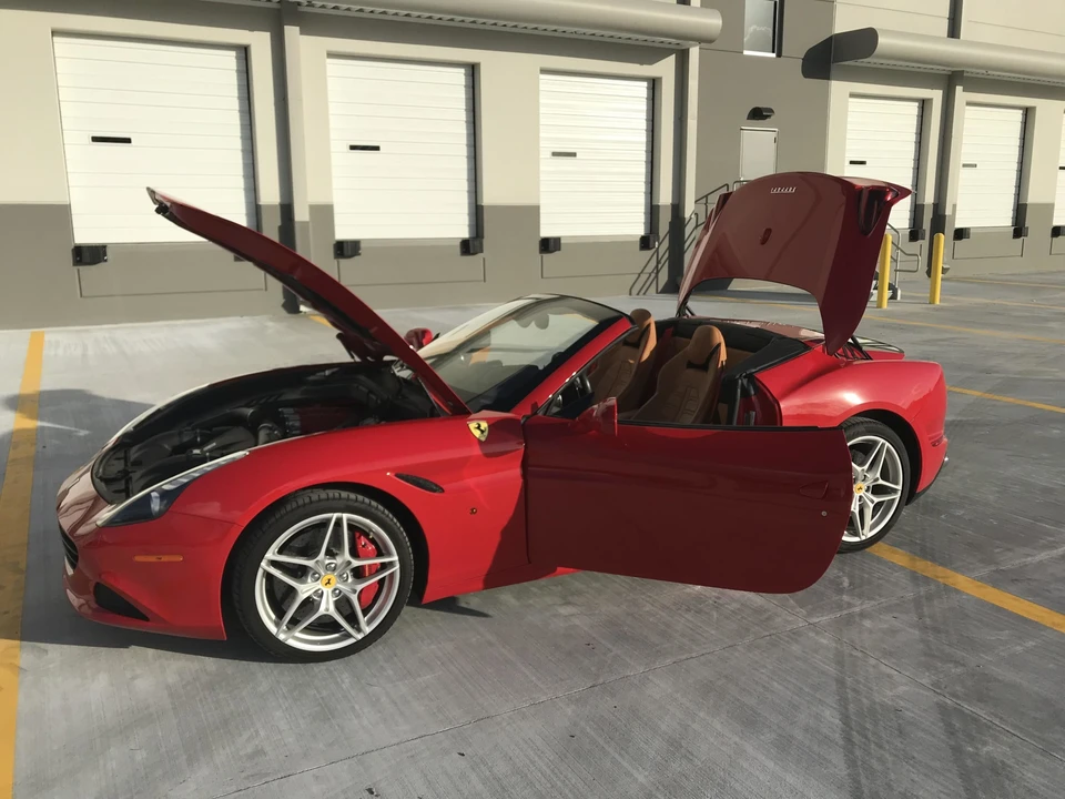 2016 Ferrari California T - Image 17 of 31