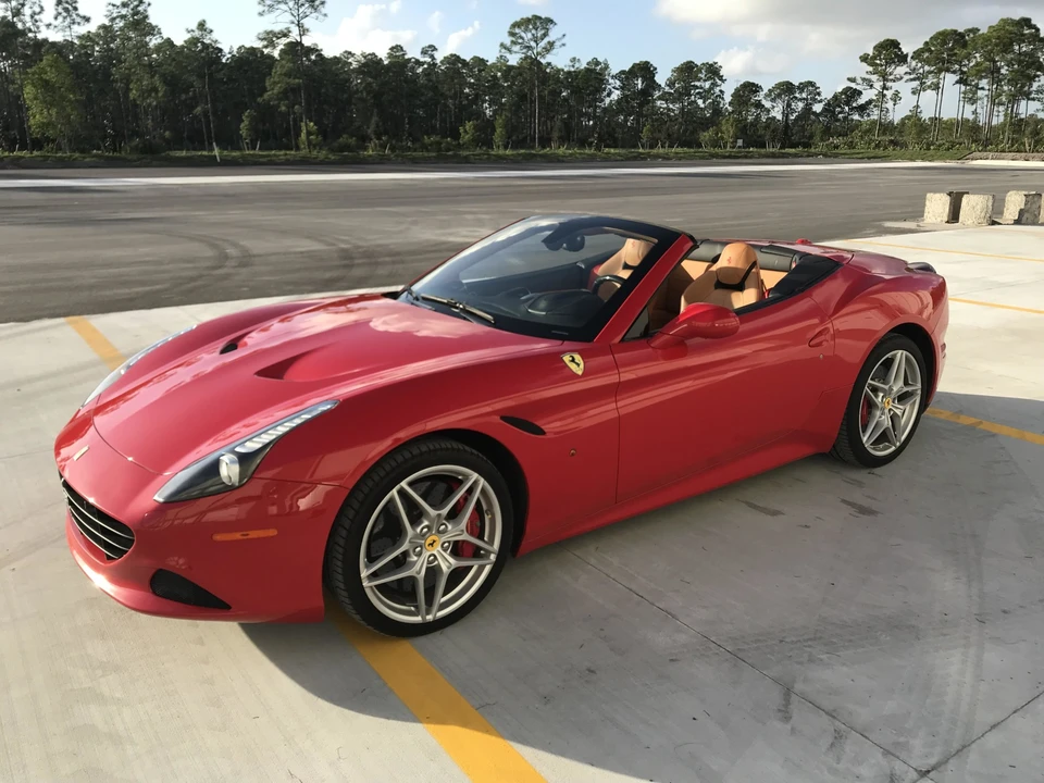 2016 Ferrari California T - Image 4 of 31