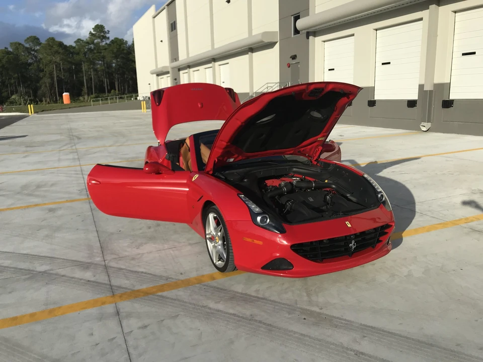 2016 Ferrari California T - Image 24 of 31