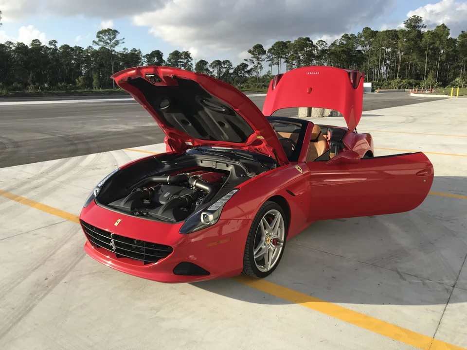 2016 Ferrari California T - Image 16 of 31