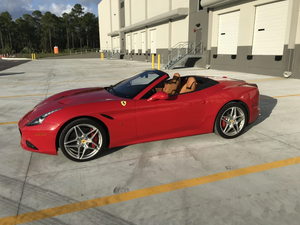 2016 Ferrari California T - Image 5 of 31