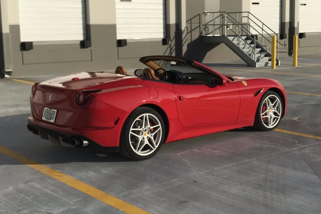 2016 Ferrari California T - Image 11 of 31