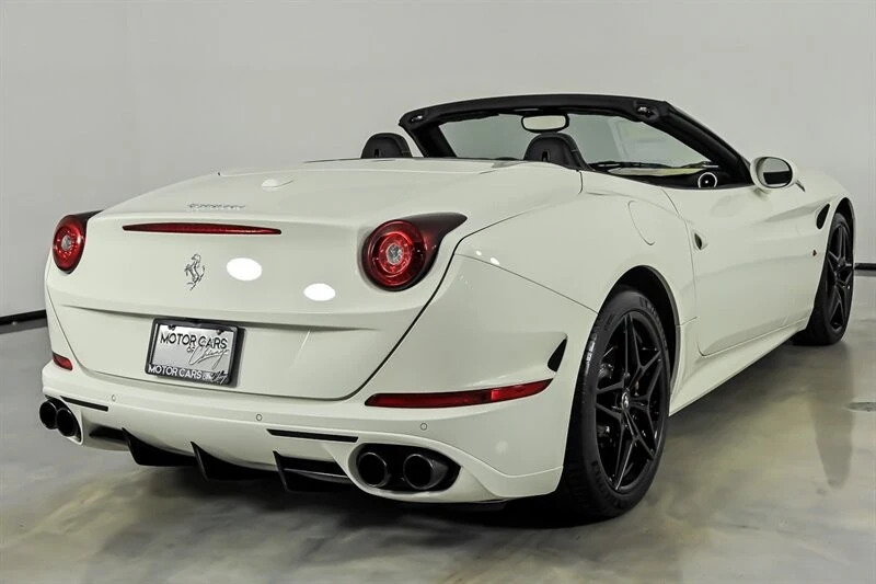 2016 Ferrari California T - Image 10 of 31