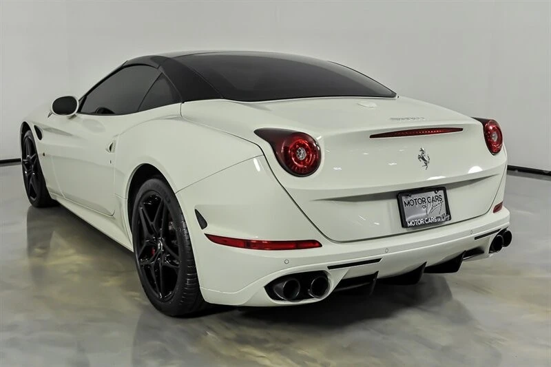 2016 Ferrari California T - Image 14 of 31