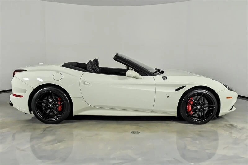 2016 Ferrari California T - Image 11 of 31