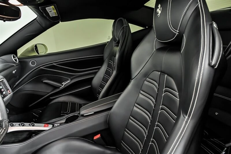 2016 Ferrari California T - Image 22 of 31