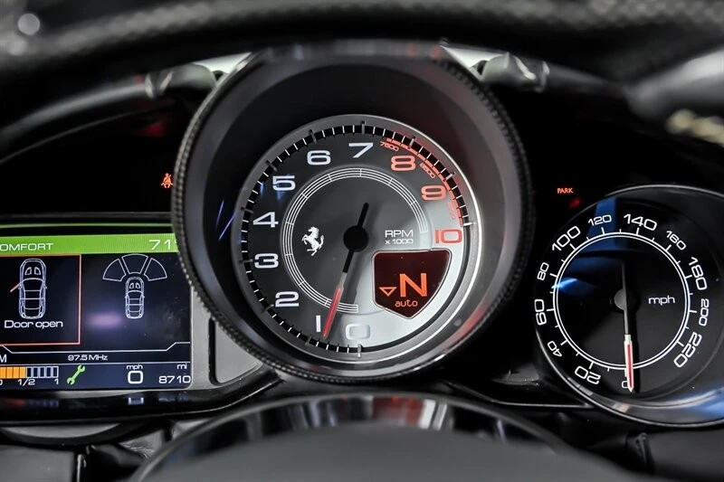 2016 Ferrari California T - Image 28 of 31