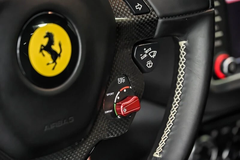 2016 Ferrari California T - Image 25 of 31