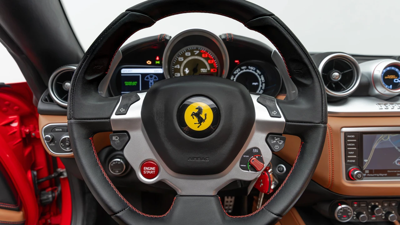 2016 Ferrari California T - Image 24 of 31