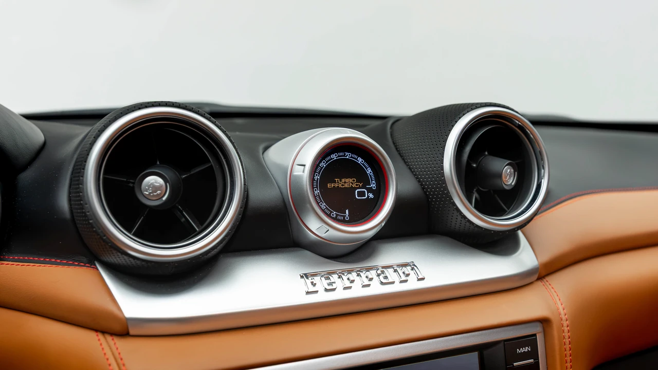 2016 Ferrari California T - Image 31 of 31