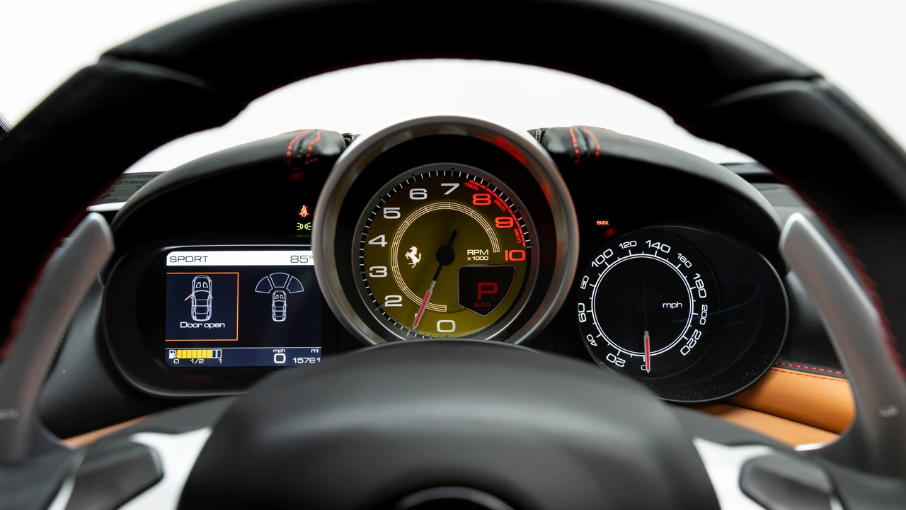 2016 Ferrari California T - Image 27 of 31