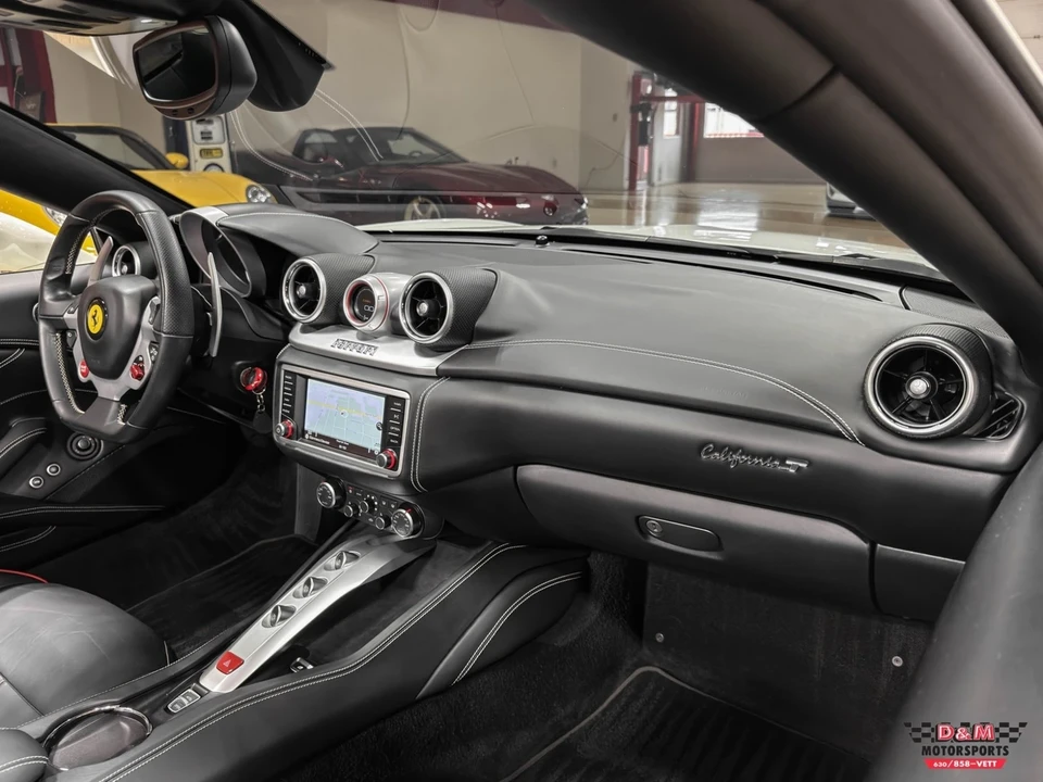 2016 Ferrari California T - Image 16 of 21