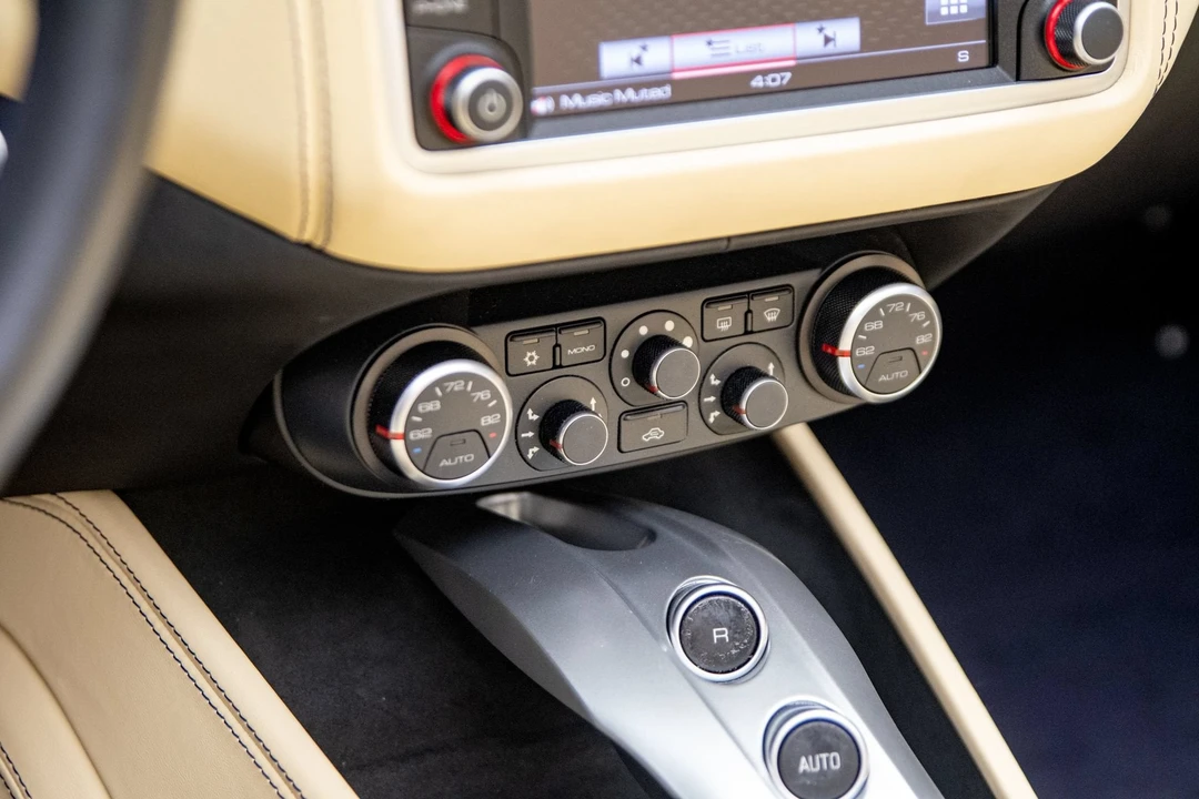 2016 Ferrari California T - Image 31 of 31