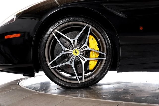 2016 Ferrari California T - Image 17 of 31
