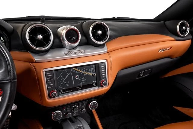 2016 Ferrari California T - Image 31 of 31