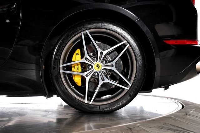 2016 Ferrari California T - Image 18 of 31