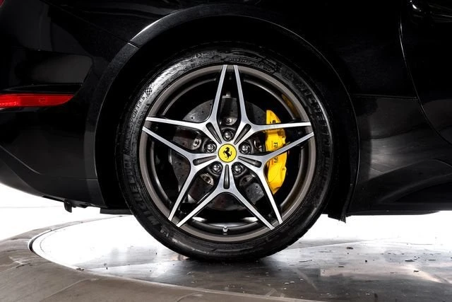 2016 Ferrari California T - Image 19 of 31