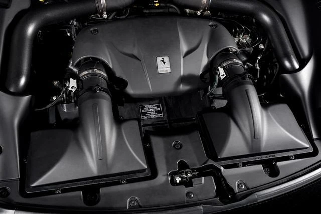 2016 Ferrari California T - Image 16 of 31
