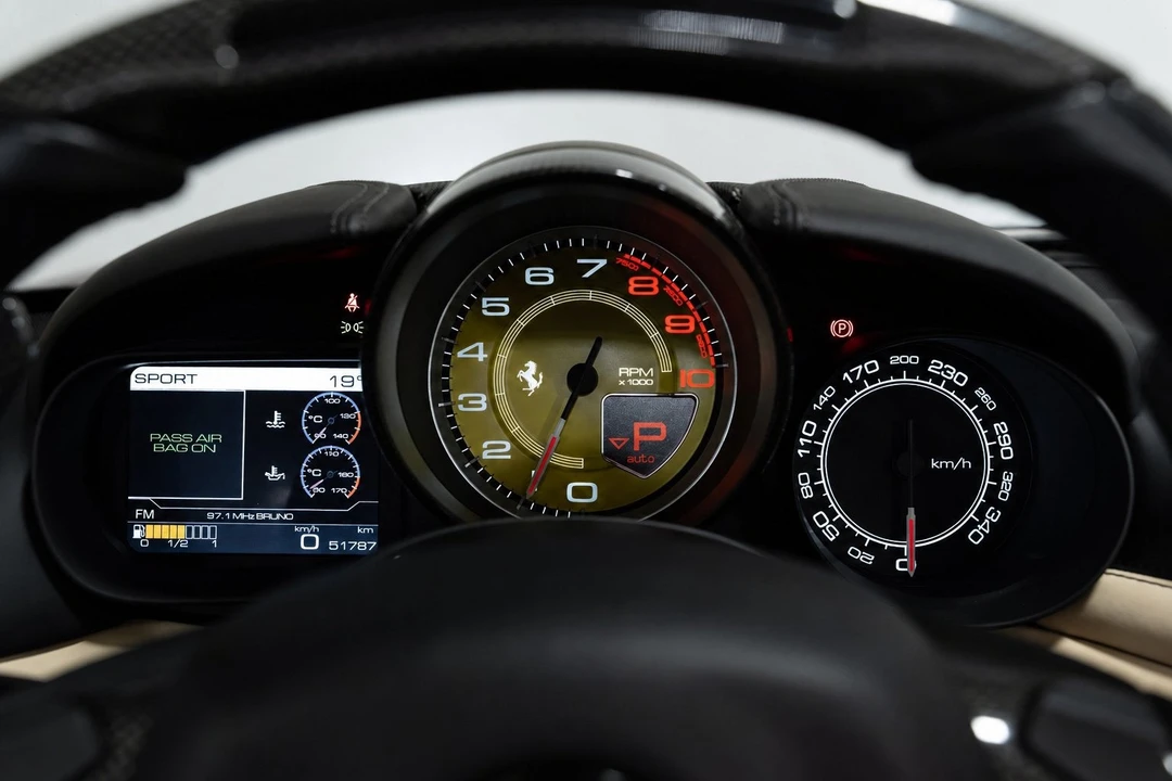 2016 Ferrari California T - Image 21 of 31
