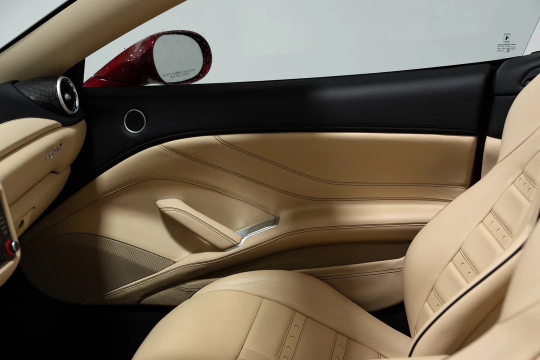 2016 Ferrari California T - Image 16 of 31