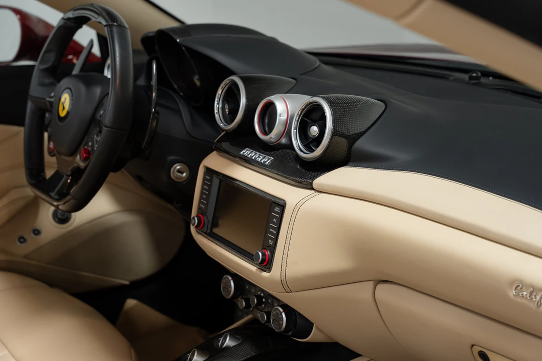 2016 Ferrari California T - Image 27 of 31