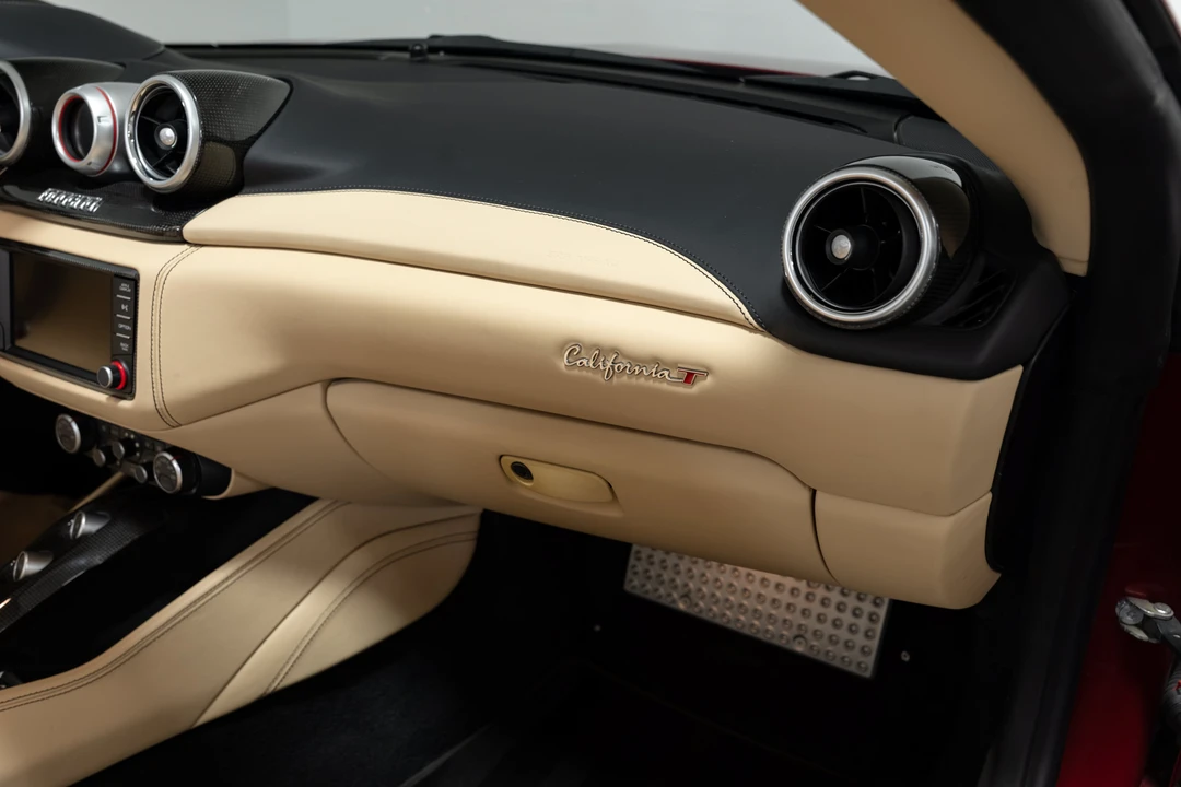 2016 Ferrari California T - Image 29 of 31