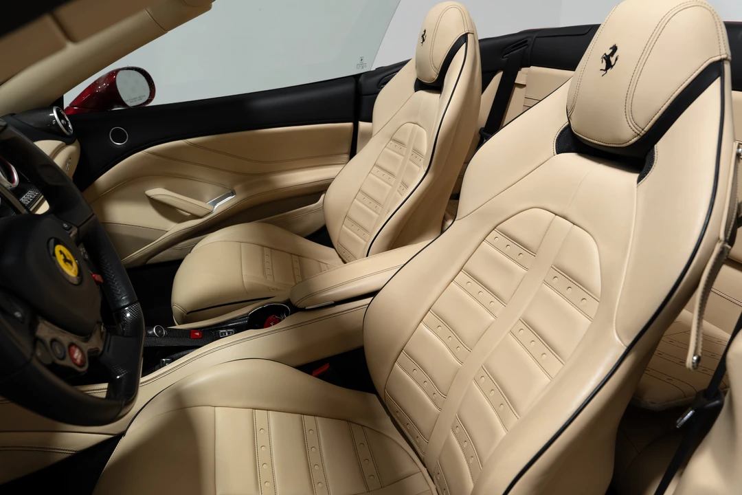 2016 Ferrari California T - Image 17 of 31