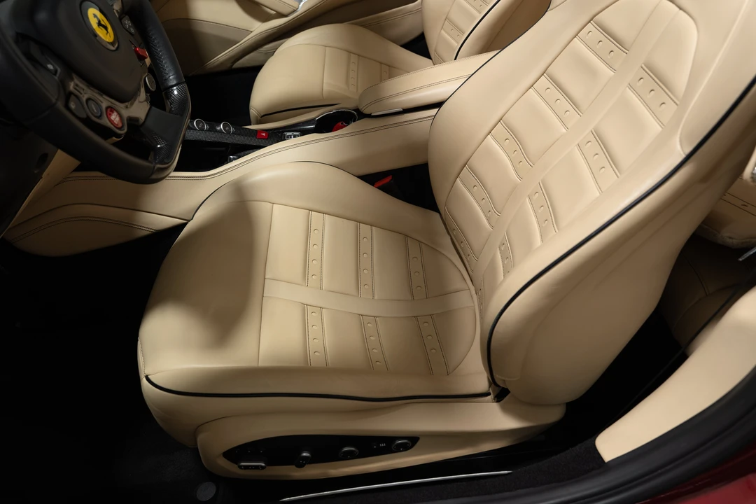 2016 Ferrari California T - Image 18 of 31