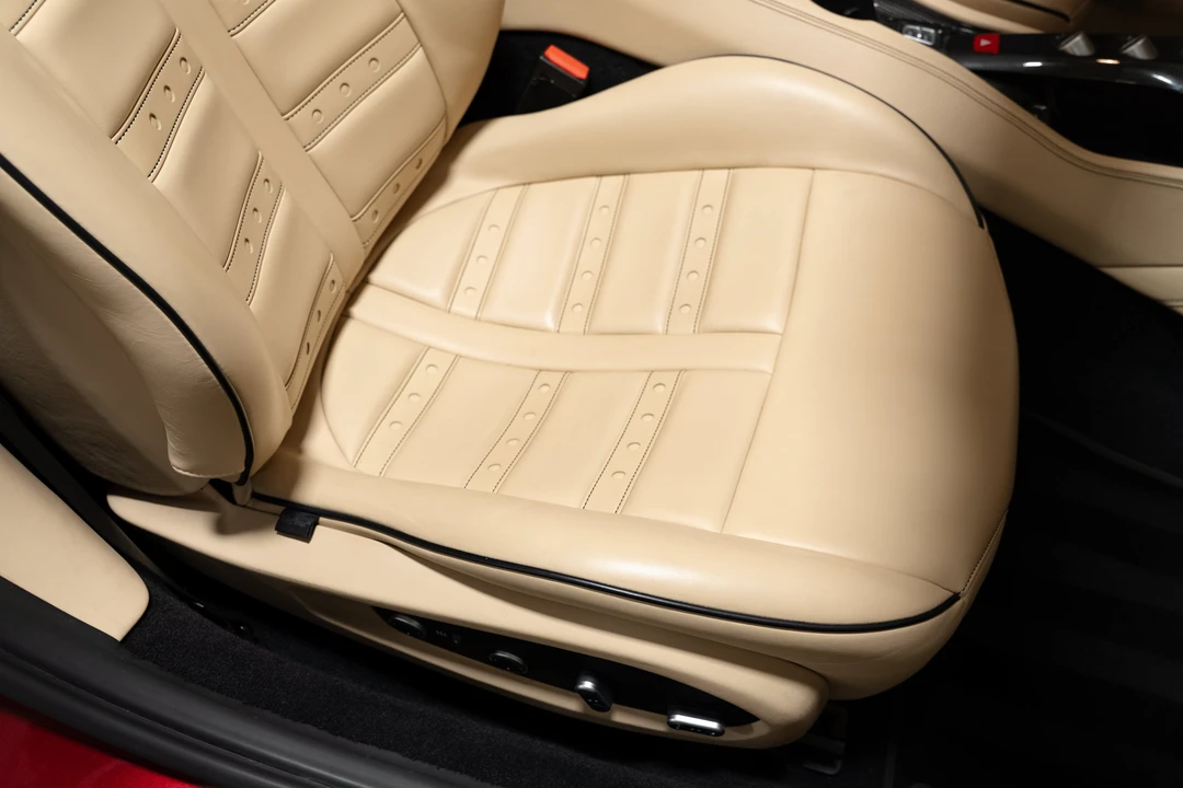 2016 Ferrari California T - Image 26 of 31
