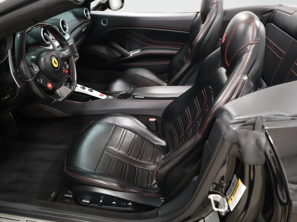 2016 Ferrari California T - Image 21 of 31