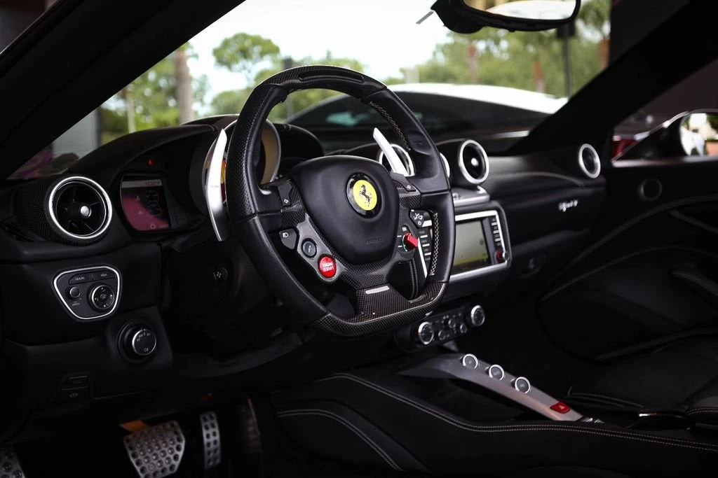 2016 Ferrari California T - Image 30 of 31