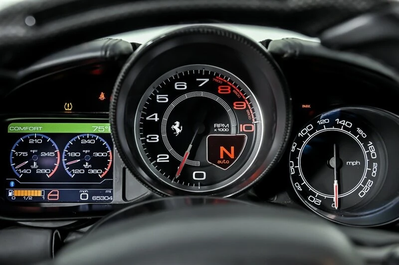 2016 Ferrari California T - Image 28 of 31