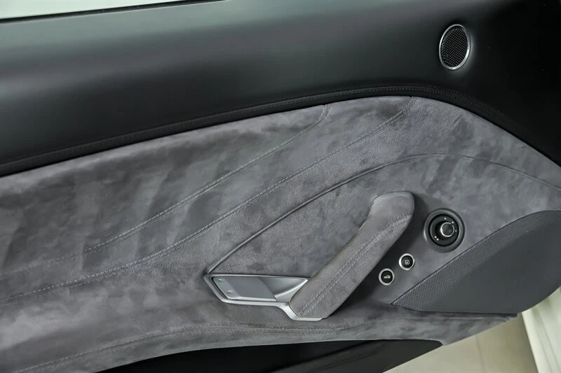 2016 Ferrari California T - Image 19 of 31