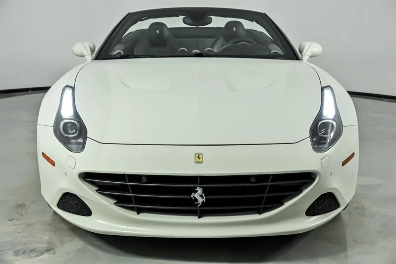 2016 Ferrari California T - Image 5 of 31