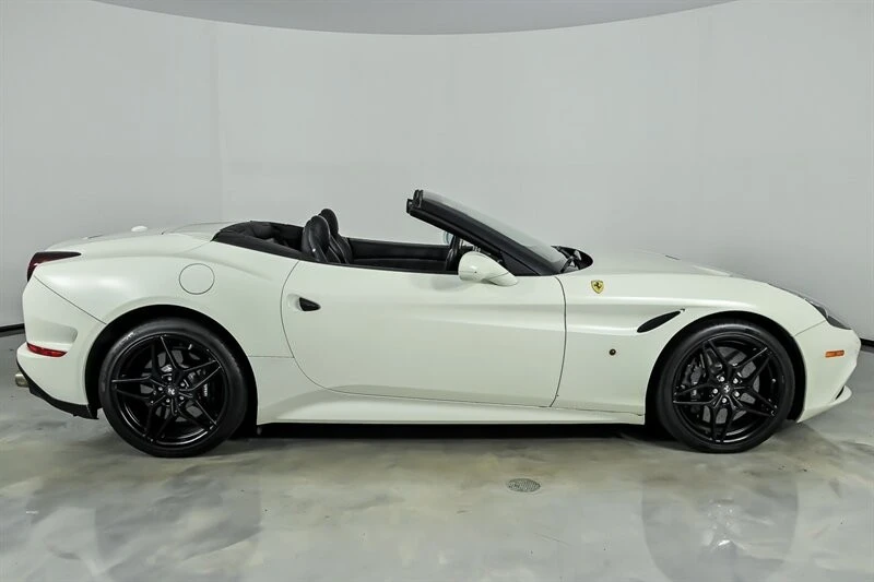 2016 Ferrari California T - Image 11 of 31