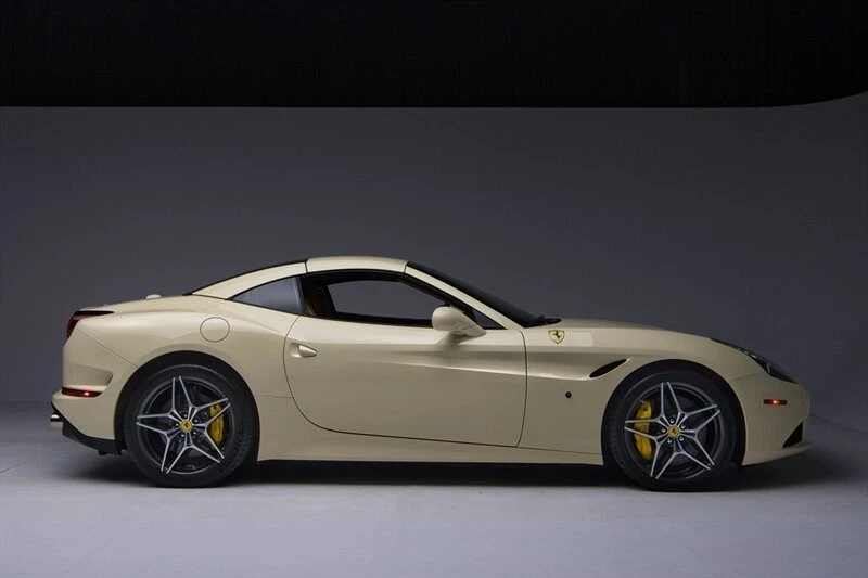 2016 Ferrari California T - Image 14 of 21