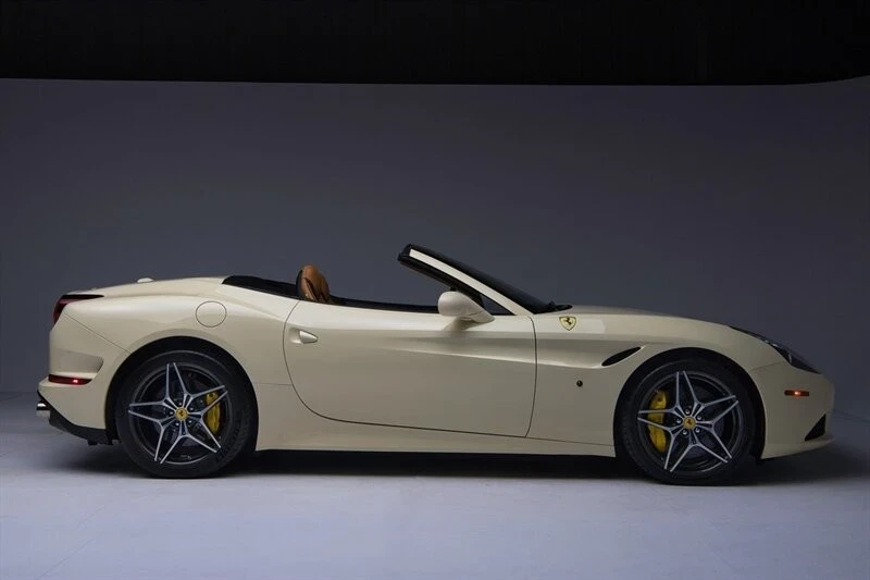 2016 Ferrari California T - Image 13 of 21