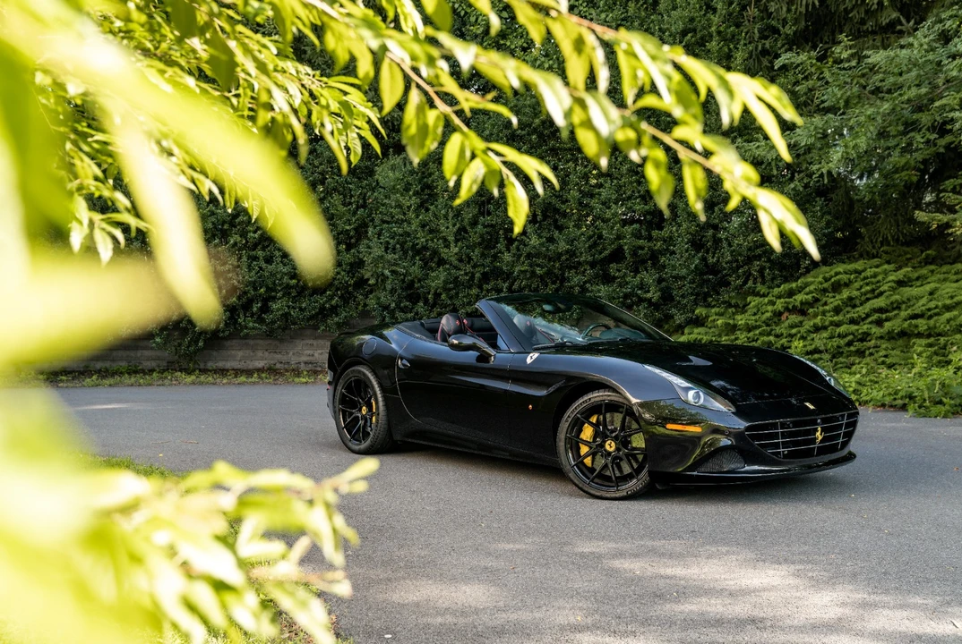 2016 Ferrari California T - Image 11 of 31