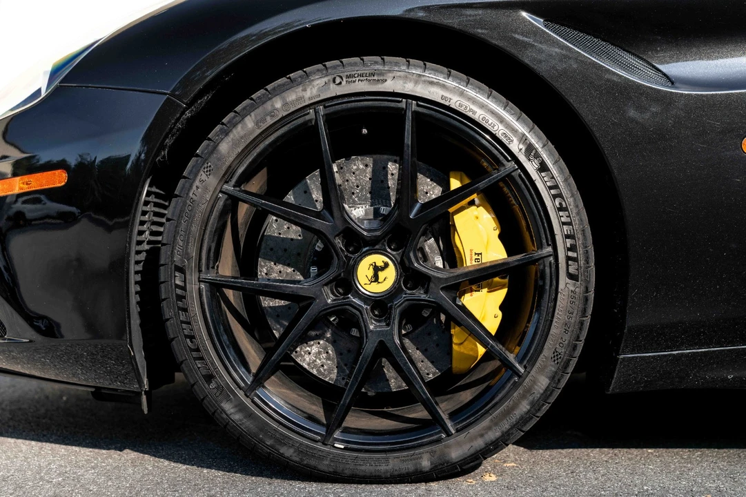2016 Ferrari California T - Image 8 of 31