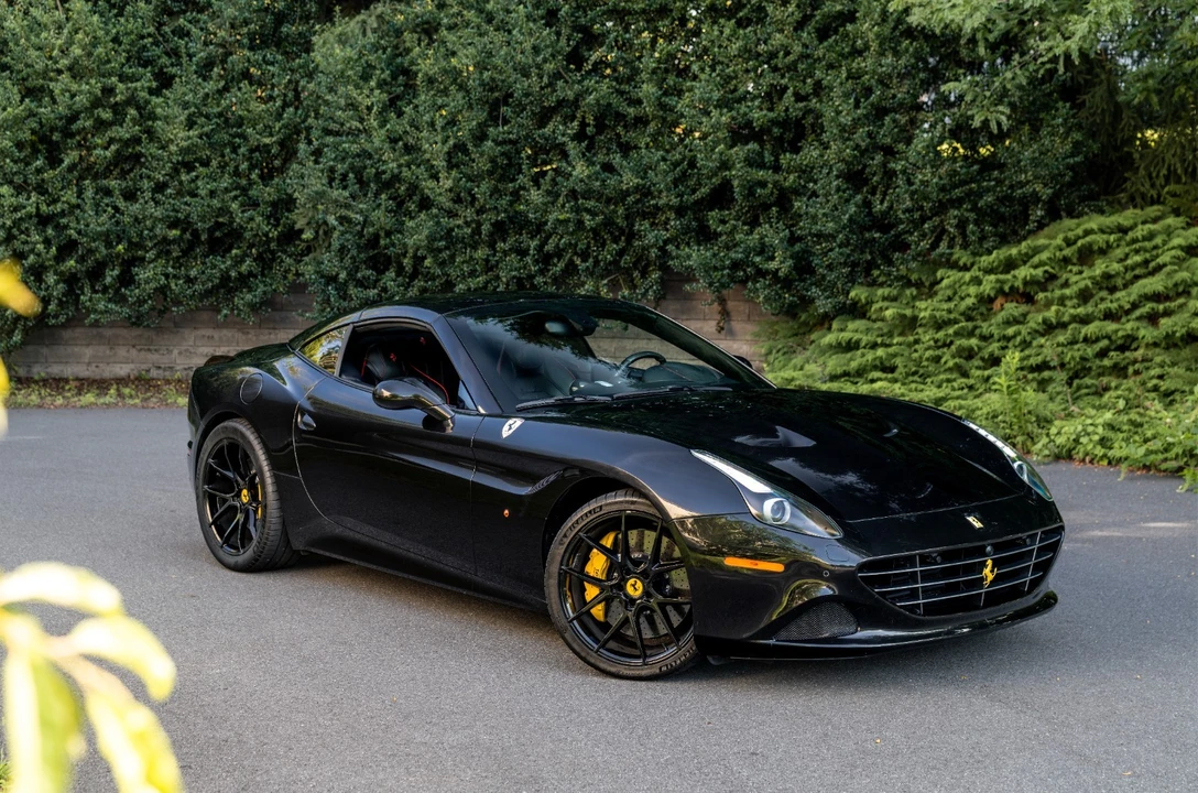 2016 Ferrari California T - Image 10 of 31